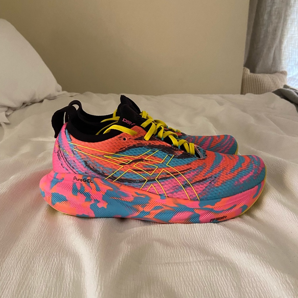 WOMEN’S ASICS GEL-NIMBUS 25